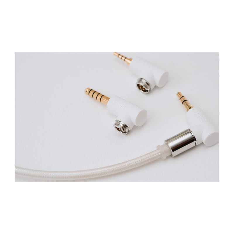 FUJIYAAVIC's tweet photo. 【ご予約受付開始】😊
✅「DITA AUDIO CELESTE 2Pin/MMCX(2023年2月11日発売予定)」
世界限定250台生産!純銀線の概念を覆す超弩級イヤホンケーブル
⏬本日(2月8日)より予約スタート!
2Pin
https://t.co/nyJlp0OmzT
MMCX
https://t.co/W8mul6IhoR
#DITAAUDIO #フジヤエービック https://t.co/rt1A5IyZmm