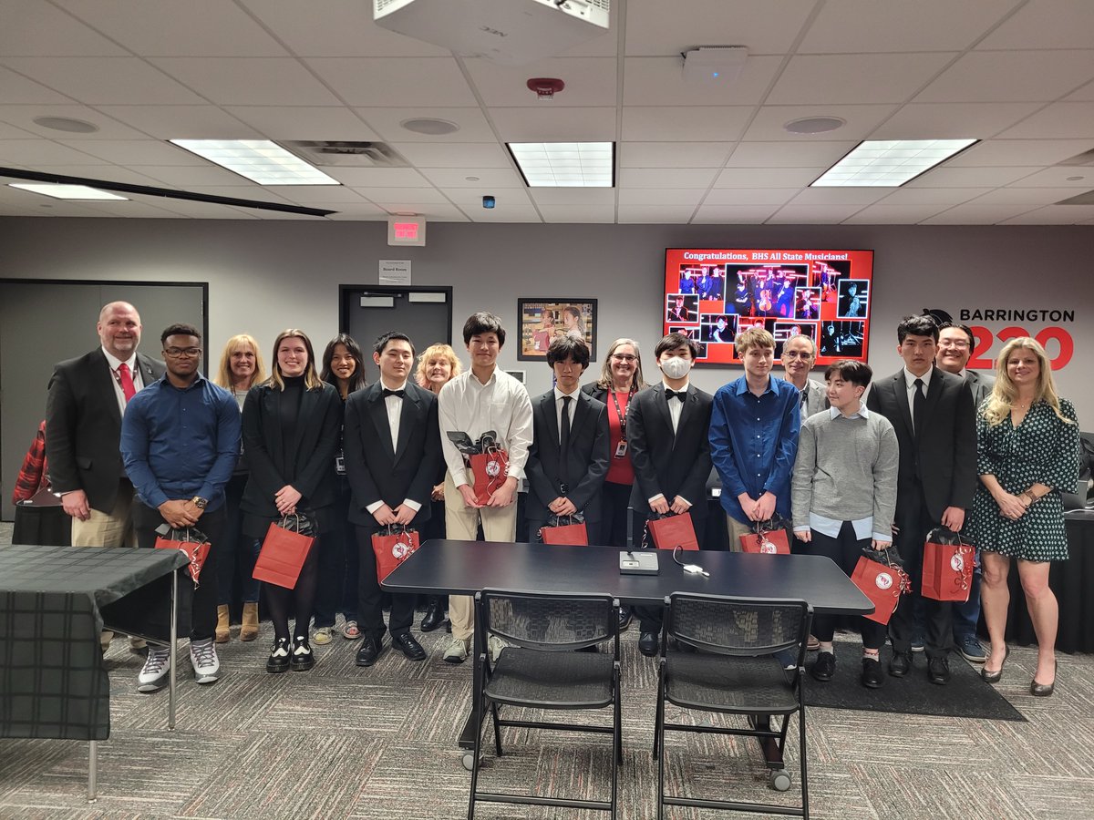 Barrington 220 Fine Arts tweet media