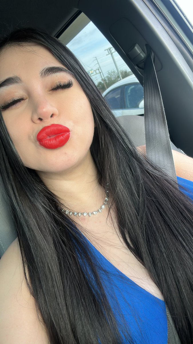 Magaly Medina on Twitter: "Holiiii 😍💋 #EsShow"