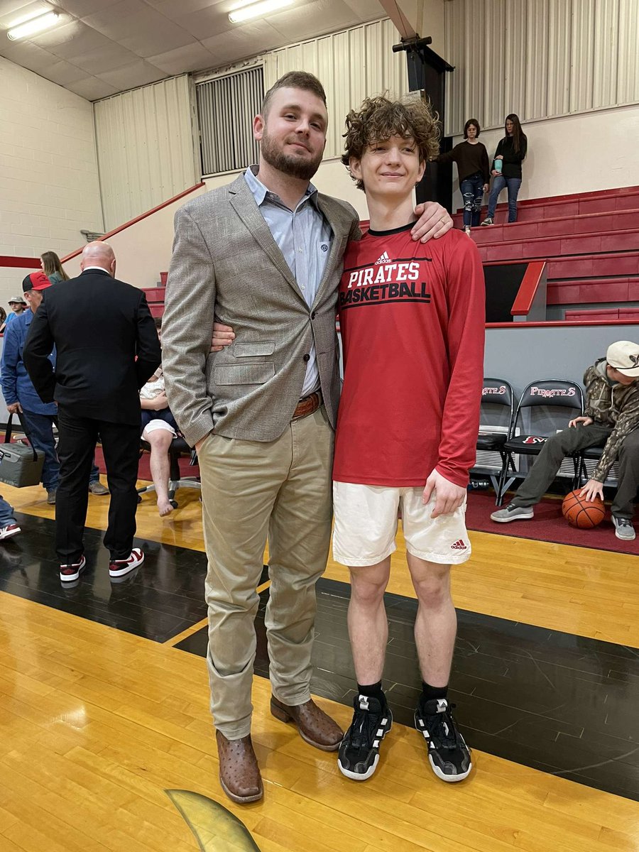 ChristopherJoby's tweet image. I wanna thank my coach for making me love the game of basketball again. Even if you are mean and grumpy still the best coach i could’ve asked for! @Coach_JTEdwards