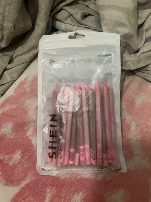 brusnos's tweet photo. comprei um presente na shein pra vc meu amor 🥰😘 https://t.co/5stdlPFuZI