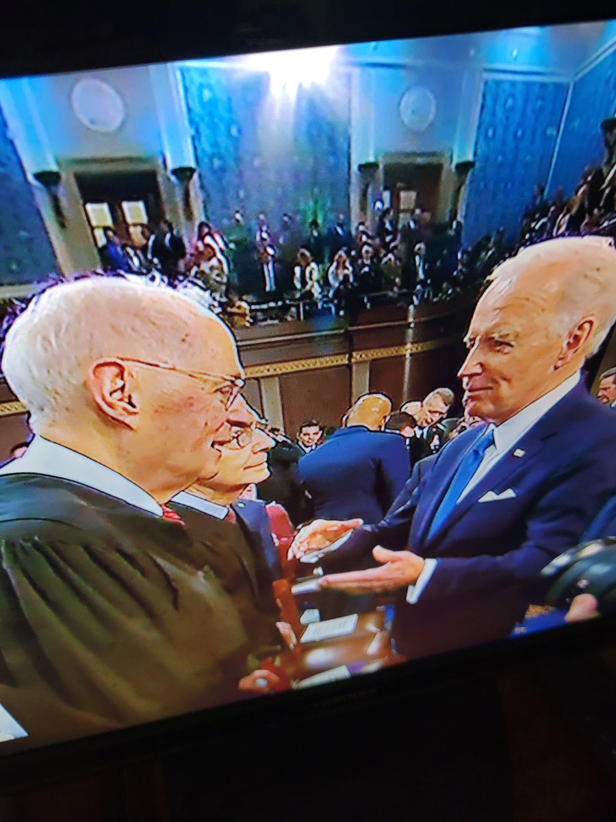 #AnthonyKennedy and #StephenBreyer become the first retired #SupremeCourtJustices since 1997 to attend the #StateOfTheUnionAddress Retired justice #SandraDayOConner the first woman on the #SupremeCourt in HISTORY, is 93, has Dementia and in a nursing home. We wish her the best!