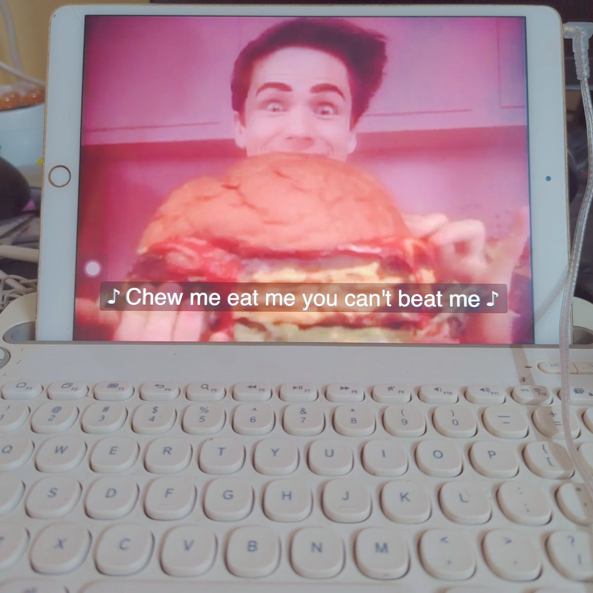 walkman_guy's tweet image. #Freddysnightmares   

Freddy Krueger iconic 

@Tubi  😨