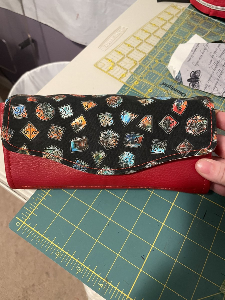 PawsitivelyStitched tweet media