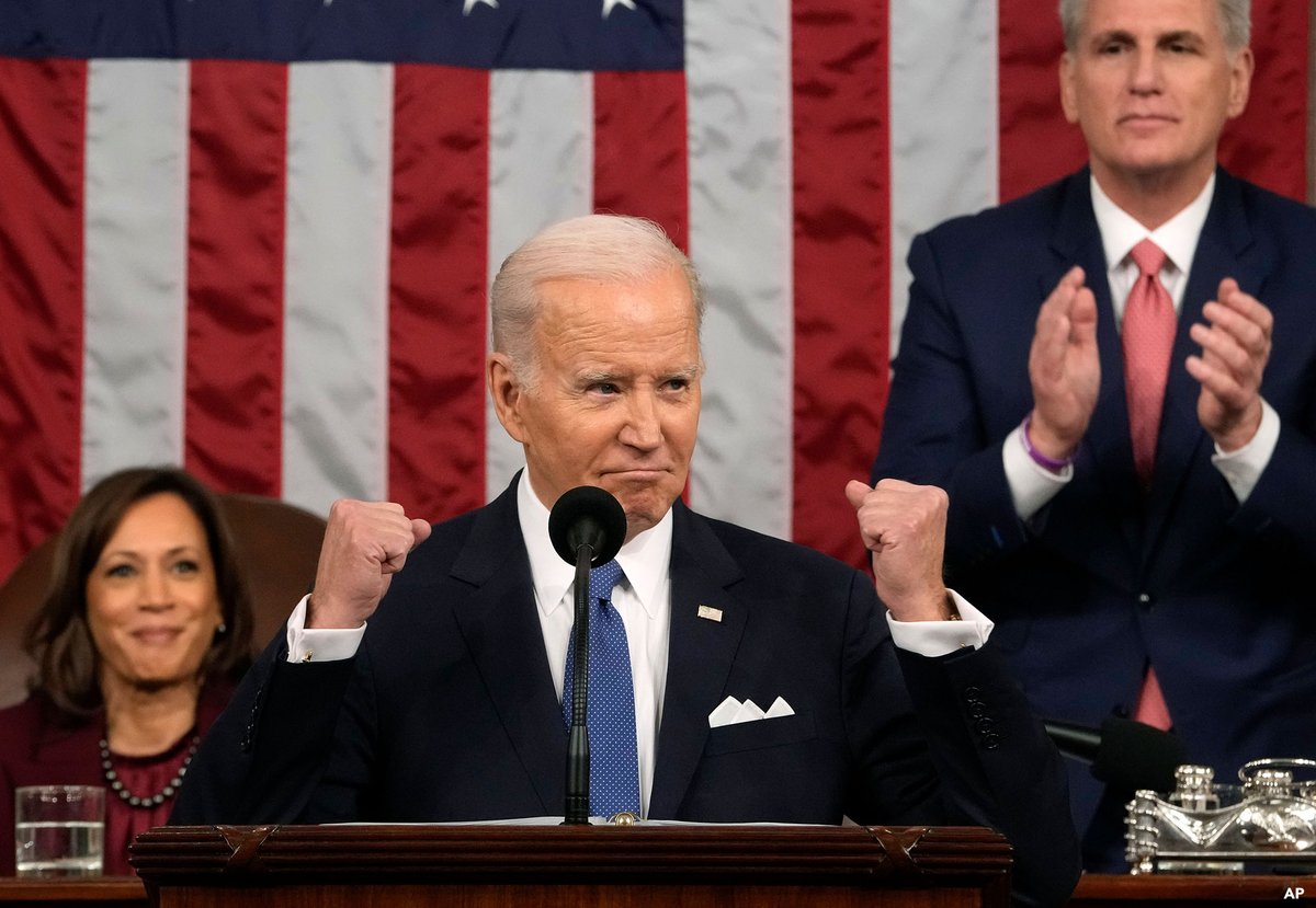 VOANews's tweet photo. 📷: President Joe Biden delivers the State of the Union address to a joint session of Congress at the Capitol, Tuesday, Feb. 7, 2023, in Washington.
#SOTU #VOASOTU
https://t.co/MjgfoLXpHg https://t.co/pACnE5zkwl