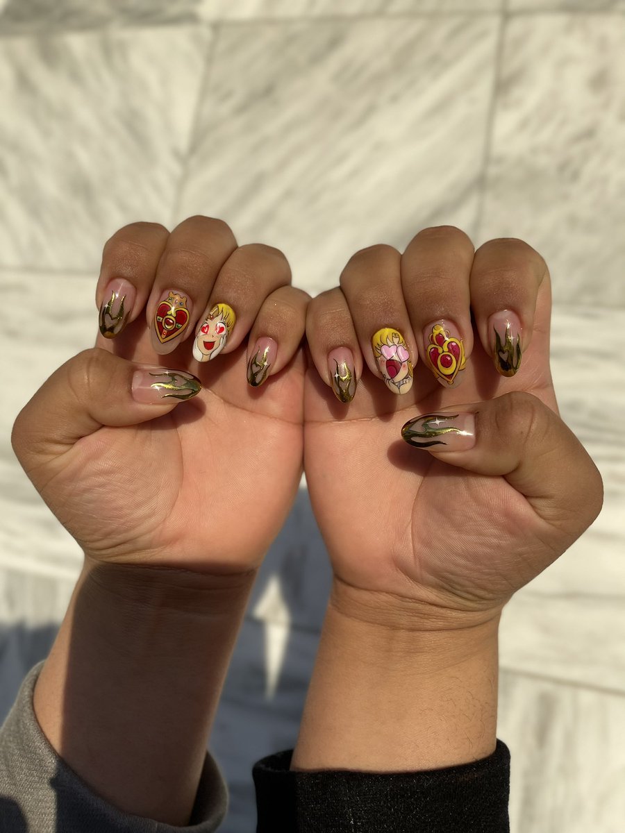 My best friend never fails to disappoint me. You’re truly are an artist 😍 
This ain’t no sticker, all hand painted. <a href="/MuaClau/">Claudia 💋</a> #SailorMoonNails