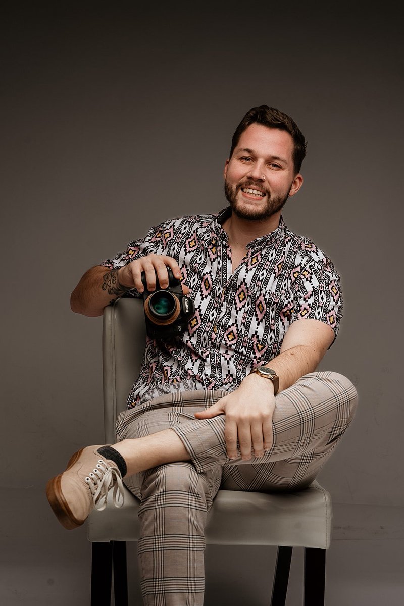 nicholasleach_'s tweet photo. Hey y’all finally got around to getting headshots done! 🔥🔥📸 https://t.co/HMpyR8ES59
