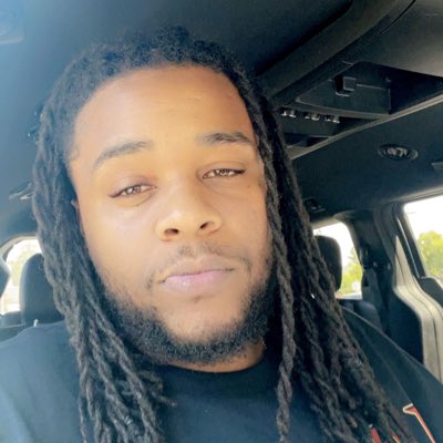 YoungVille's tweet photo. #NewProfilePic https://t.co/XsvAXTvJ3m