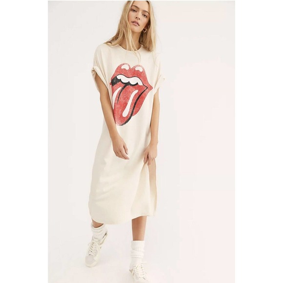 wechanteuse's tweet image. So good I had to share! Check out all the items I'm loving on @Poshmarkapp #poshmark #fashion #style #shopmycloset #samedelman #daydreamer: posh.mk/dBKgxIs4exb