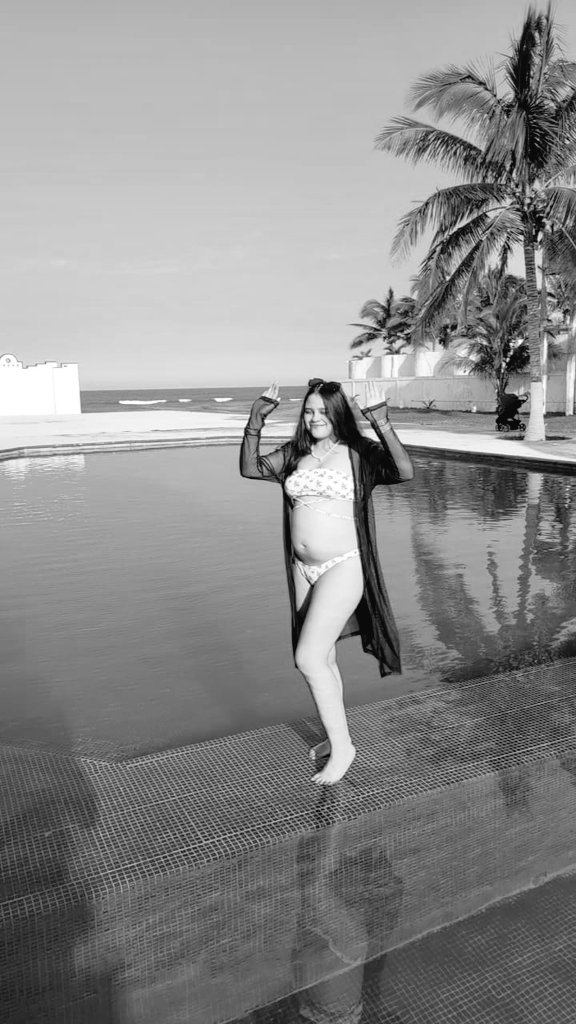 SabrinalLuna's tweet photo. https://t.co/PJBizkZVne