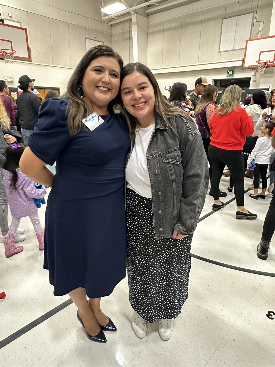 RZBarraza's tweet photo. @NISDMyers 🦅 held a beautiful 25th Anniversary celebration and honored one of our own @NISDFernandez 🐾teachers! We are so proud of her and this well deserved recognition! @NISD @frankjohnson75 https://t.co/ycI8vGQ2n2