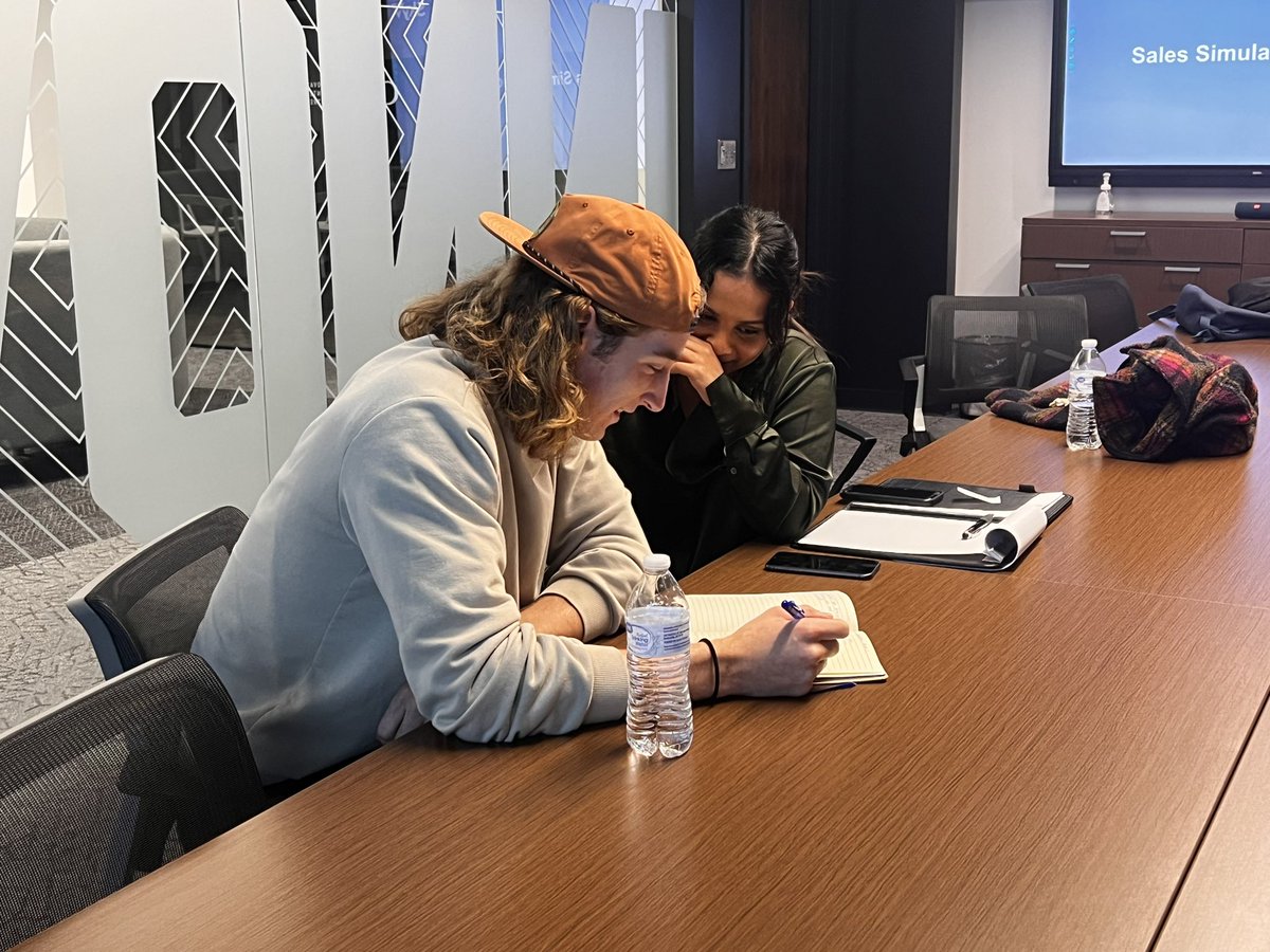 dani_amarques's tweet photo. Cohort ll of the Sky Ventures incubator kicked off tonight!

Super excited to be working with brilliant founders this semester. https://t.co/ffHqZLmXmN