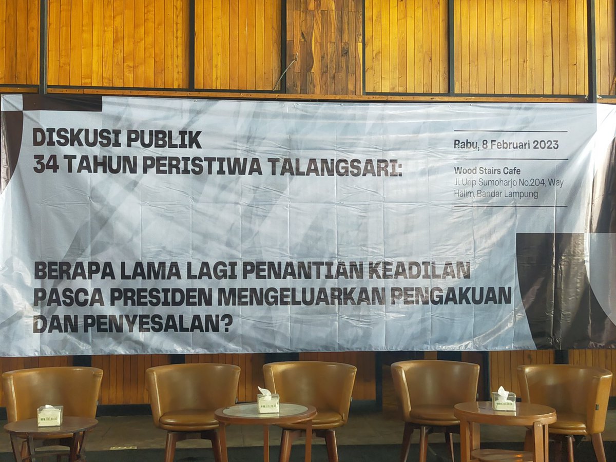 ediarsadad's tweet photo. Kami masih ada dan berlipat ganda.
@sumarsih11 
@yatiandriyani 
@KontraS
@amnesty 
@jokowi 
@mohmahfudmd https://t.co/iLvOKtw5mU