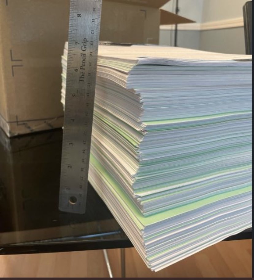 SpeakSamuel's tweet image. Top left: Green card petition for family. Top right: Temporary visa petition for entrepreneur with “extraordinary ability.” Bottom left: Green card petition for semiconductor engineer. Bottom right: Petition for an investor green card.

Let’s streamline our immigration system.