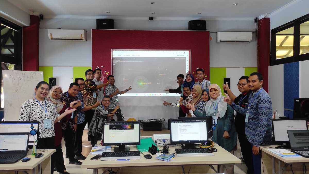 SatriaCaster's tweet photo. Terimakasih Drone emprit, sangat bermanfaat
@donz_tsm 
@ismailfahmi https://t.co/minm0KTlDk