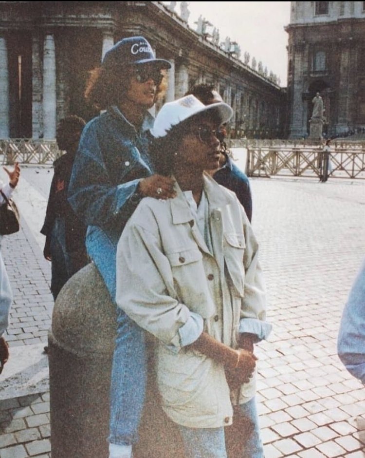 sapphics like on Twitter: 