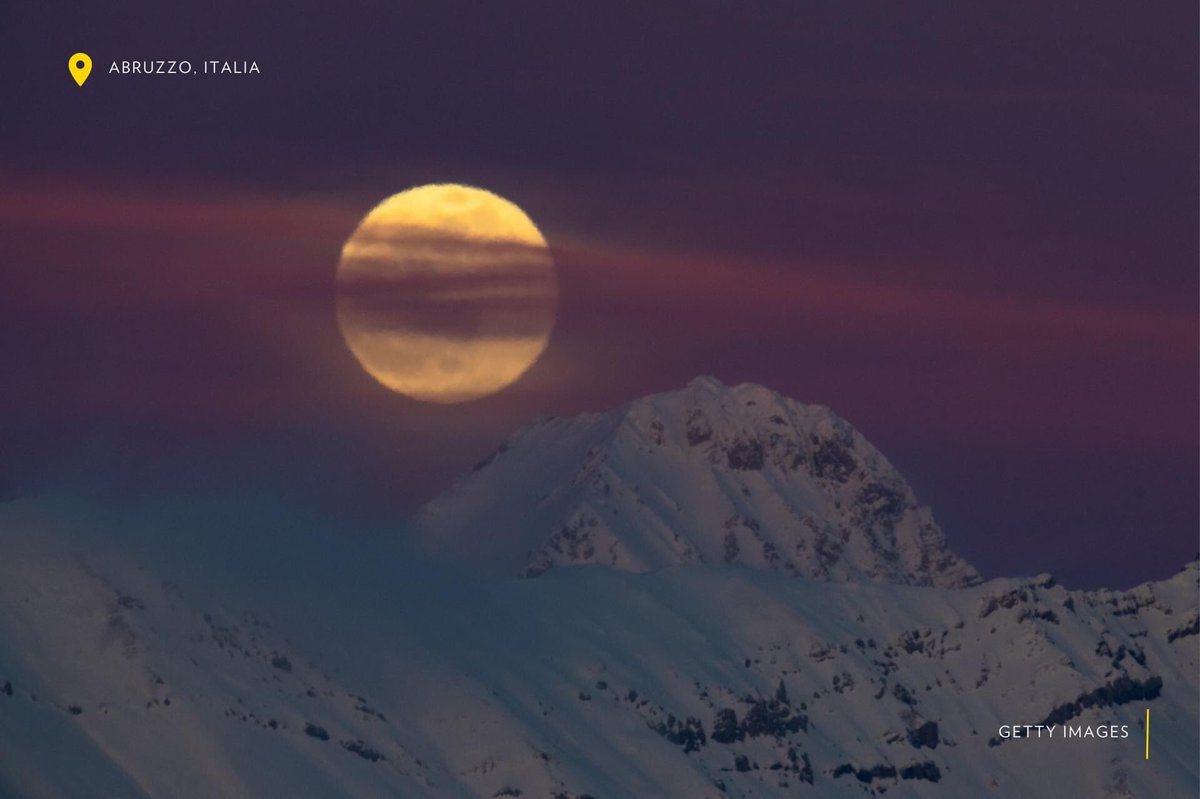 CaborcaProduce's tweet photo. Así se vio la Luna de Nieve alrededor del mundo. Esta Luna debe su nombre a que el hemisferio norte suele tener fuertes nevadas y bajas temperaturas durante las fechas de su aparición. https://t.co/tkcm94CaJs