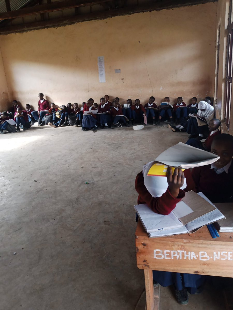 MariaSTsehai's tweet photo. Cc @KGeorgieva @IMFAfrica @SwedeninTZ @GPforEducation @GPECEO 
Ask @SuluhuSamia @jmkikwete who is @GPEChair why a teacher who revealed that children in Mbeya still sit on the floor in classrooms has been detained by police?
Y’all spent Millions 💰- how about accountability? https://t.co/sNy9ktTHJY