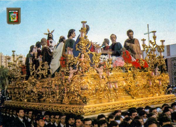 Tarjeta Postal casa Domínguez de Madrid salida de la Sagrada Cena Capilla de la Estación sobre años ochenta. #CofradiasMLG