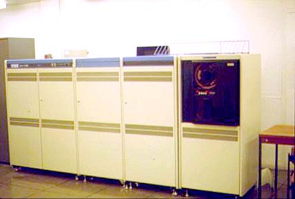 NxHistory's tweet image. UG &amp;amp; NX History (1981, February): Version D2.1 of UNIGRAPHICS was released. This was primarily a maintenance release however it did include support for the DEC VAX system running under VMS.  This is the first time UG was offered on 32-bit computers.

#nxhistory #unigraphics