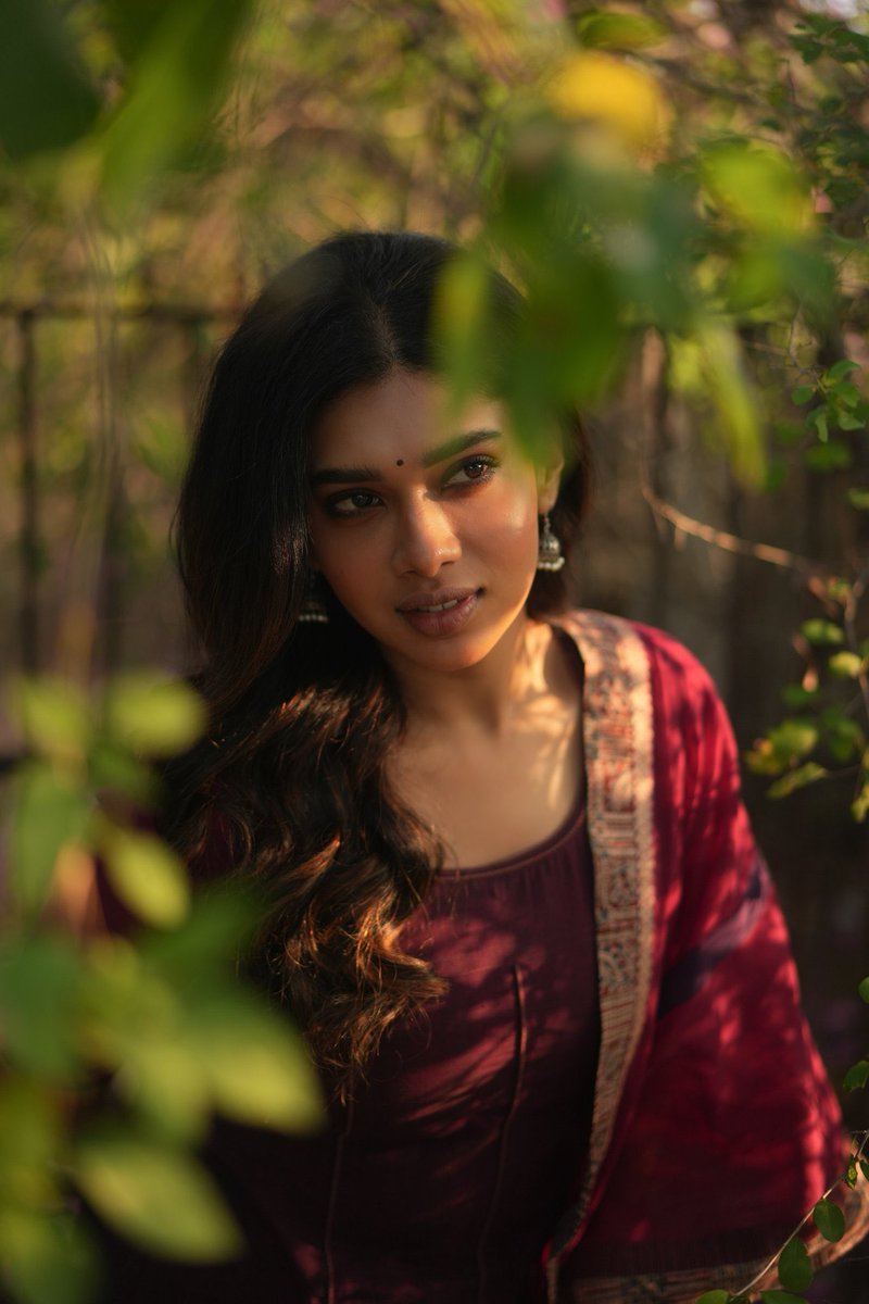 renflixmedia's tweet photo. It's not the swag..It's the Elegance that matters @officialdushara looks graceful in her new photoshoot
๐ธ#anitakamaraj
๐#Puii
๐ข @DoneChannel1
#DV #dusharavijayan #dush #Dushara #dushara https://t.co/kIrXIuWOOu