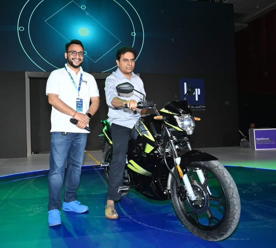saaho_telangana's tweet photo. Minister Sri KTR today inaugurated #HyderabadEMotorShow2023, held as part of annual Hyderabad #EMobilityWeek. https://t.co/W1DQygNpPn