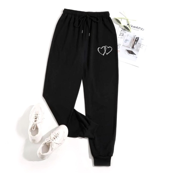 Denise1Jordan's tweet photo. So good I had to share! Check out all the items I'm loving on @Poshmarkapp from @paidtoboat #poshmark #fashion #style #shopmycloset #silpada: https://t.co/qszsJEoVfZ https://t.co/6xjWHCLtuf