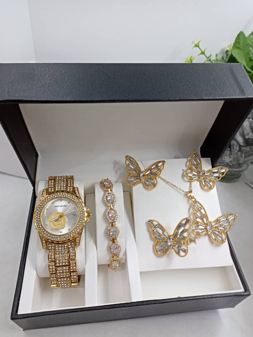 chinedu_ella's tweet photo. Valentine boxes for that special someone. We curate boxes to your specification.
 Frame 1,2 and 3: 25k
Frame 4: 20k

#Nasboi #tems #ValentinesDay2023 #AbujaTwitterCommunity #ValentinesWeek #ValentinesDay #valentines https://t.co/vYp7ky42dc