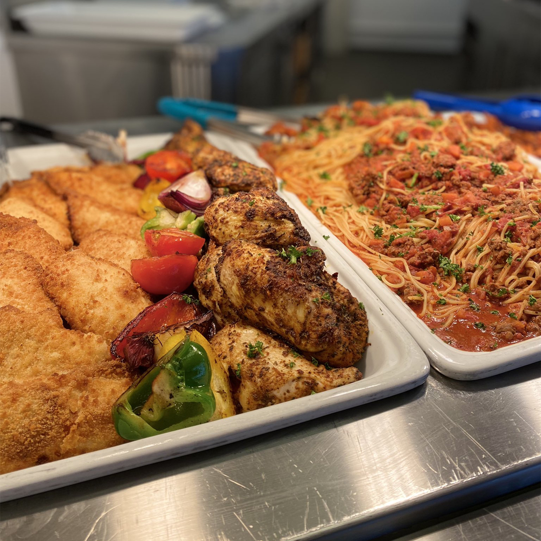 UoLFood's tweet photo. Beat the cold today with our Staff and Postgraduate Restaurant.
Located on the First Floor of Charles Wilson
Serving homely favourites and a selection of tasty desserts.
.
Open 12:00pm - 2:00pm
Monday to Friday
@EdithJamesCA @uniofleicester @LeicesterUnion https://t.co/zVEaW8aEYD