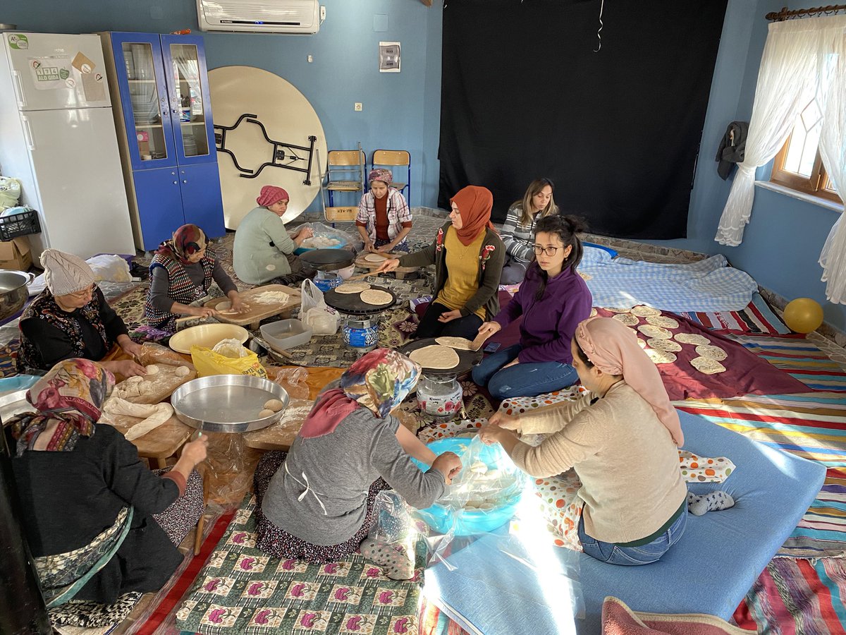 Usta öğreticilerimiz tüm güçleriyle depremzedelerimiz için çalışıyor <a href="/MersinMEM/">Mersin İl Millî Eğitim Müdürlüğü</a> <a href="/AdemKoca46/">Adem Koca</a> <a href="/Mersinhayatboyu/">MERSİN HAYAT BOYU ÖĞRENME</a> <a href="/MemBasin/">BASIN VE HALKLA İLİŞKİLER</a> <a href="/MikailEREN33/">Mikail EREN</a> <a href="/mut_mem/">Mut İlçe MEM</a> @harungergin <a href="/ibrahim_oguz/">İbrahim OĞUZ</a> <a href="/mdogukanb/">M Doğukan B</a> 
#gaziantep #kahramanmaraş #hatay #malatya #urfa #diyarbakır #mersin
#deprem #kizilay #afad