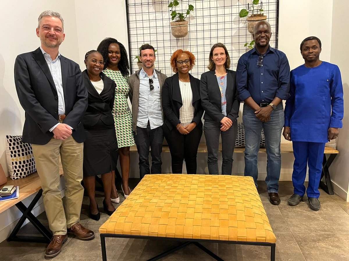 @GEO- LDN  #LDN meeting with <a href="/Data4SDGs/">Global Partnership</a> Global Partnership for Sustainable Development Data #GPSDD. They discussed peer to peer learning and fellowship opportunities as well as the land-climate-health nexus. <a href="/geoldn_org/">GEO LDN</a>