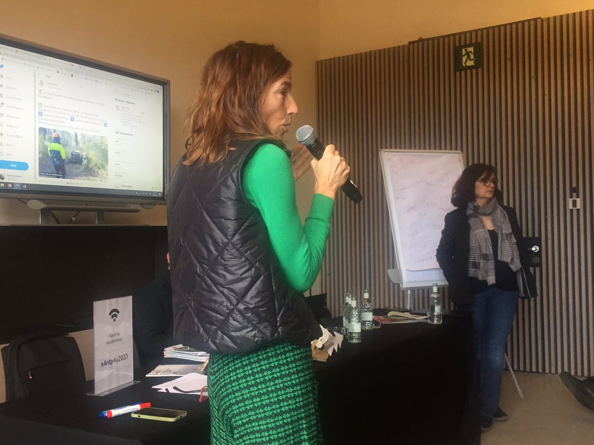 ctforestal's tweet photo. 🔥#WildFireComms
“Fires are extinguished in winter” stresses Anna Orriols from @agriculturacat
While Nuria Iglesias from @bomberscat highlights the need to explain (in understandable terms) to the population what is going on when dealing with #wildfires https://t.co/VT22XSuXel