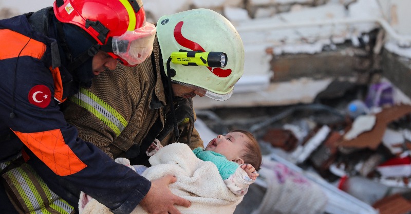 UNOCHA's tweet photo. #Türkiye-#Syria earthquake:

Situation remains dire with hundreds of people trapped under the rubble in cold winter conditions.

Over 50 emergency response &amp; search-and-rescue teams are deployed.

US$25 million was released by @UNCERF to support the response.

Latest updates: