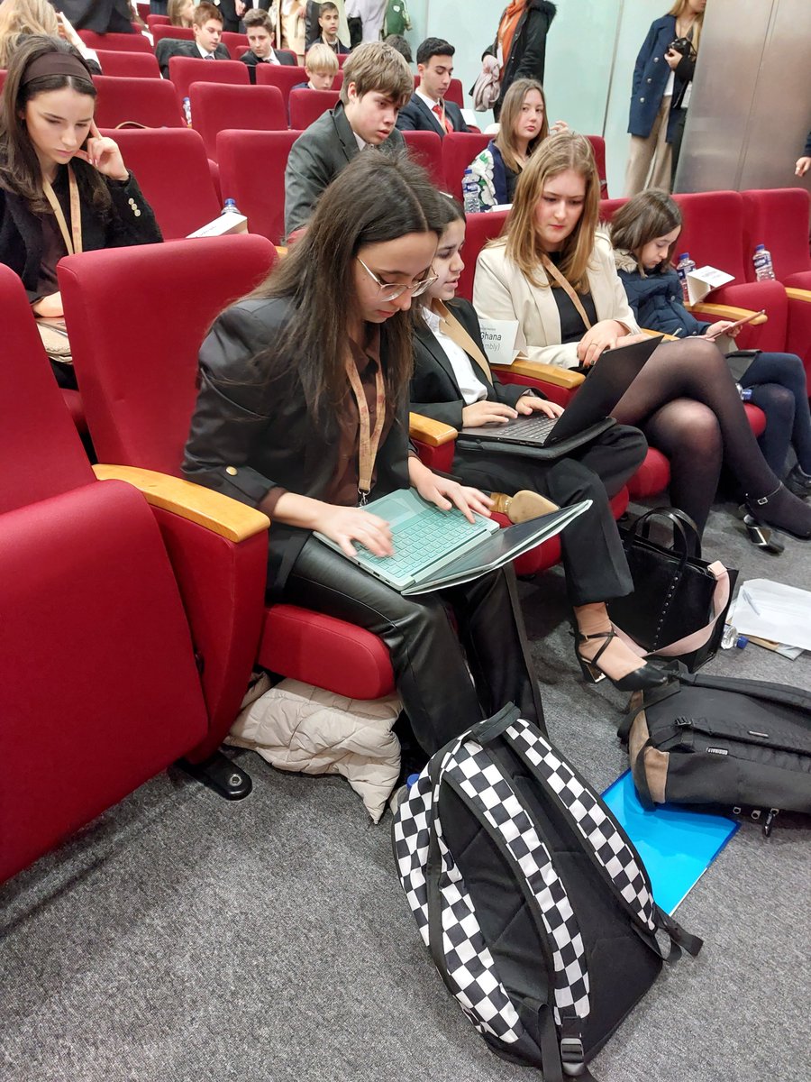 ISFWaterloo's tweet photo. The last day of the MUN 2023 took place last Saturday at the Natixis Business center. Our students worked hard to participate in this event and spend their break times perfecting their clauses and helping each other in creating new ones. π«
#isfwaterloo #isf #triptoporto https://t.co/yBWOnHAGEP