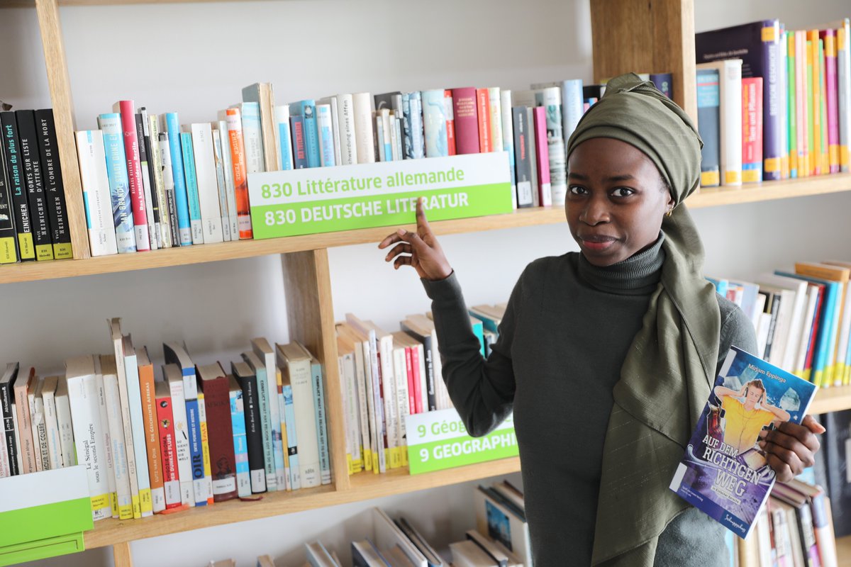 GI_Senegal's tweet photo. 📚 Réouverture de notre bibliothèque ! 
Aissatou Samb, est notre nouvelle assistante de la bibliothèque. Elle vous invite d'ores et déjà à venir consulter nos nouveaux ouvrages. 🤩
https://t.co/JYwAgNYbKJ https://t.co/jLBZe7G9th