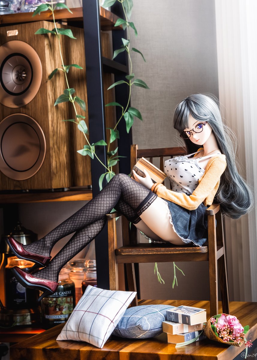 Ezrit4's tweet photo. ニーハイが一番可愛い長さは何だろう？ 研究対象です！🧐🔥 #ニーハイの日 https://t.co/mLPwpB0KM8