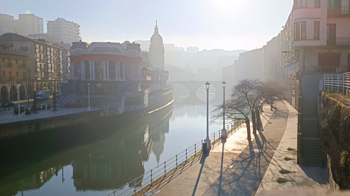 I grew up under the hoax that #Bilbao was an ugly and grey city. Have you visited Bilbao in the last twenty-five years? Take the challenge, come here and tell the world what you see.