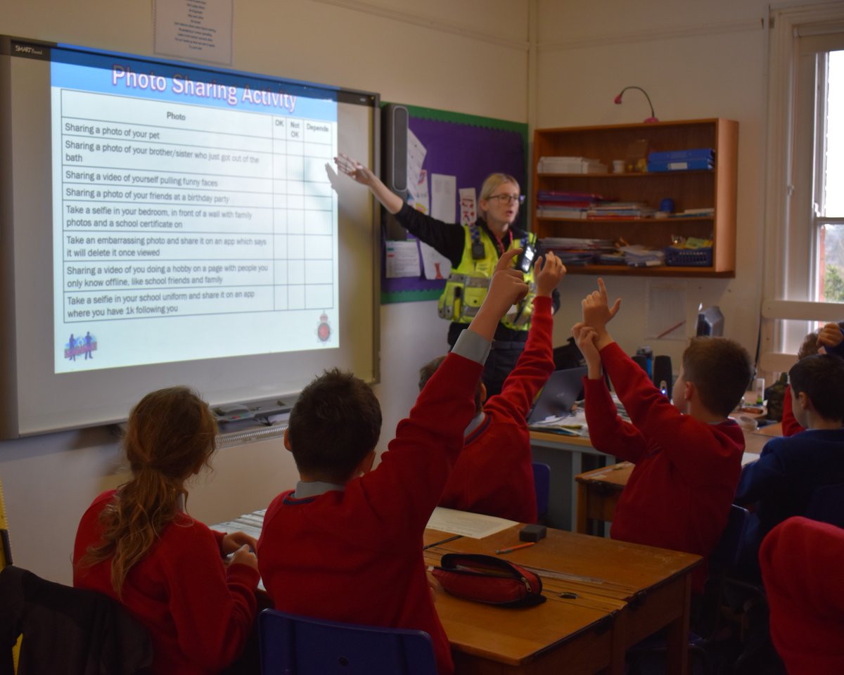 dc_airthrie's tweet photo. Year 6 had a visit from PC Laura Jones from the Gloucestershire Constabulary Schoolbeat Team to talk about safer internet usage which prepared them well for yesterdays #SaferInternetDay! 
#DCAirthrieWellbeing #DCAirthriePrep #DCAirthrieTalks #SaferInternetDay2023 @Glos_Police https://t.co/7xzv5VQeIx