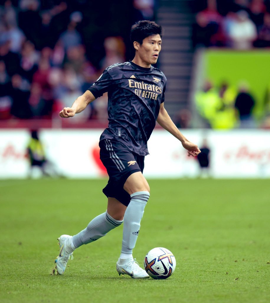 clockendchris's tweet photo. The greatest Asian right-back in history ⚪️🔴 https://t.co/JLK5TQ8vs0