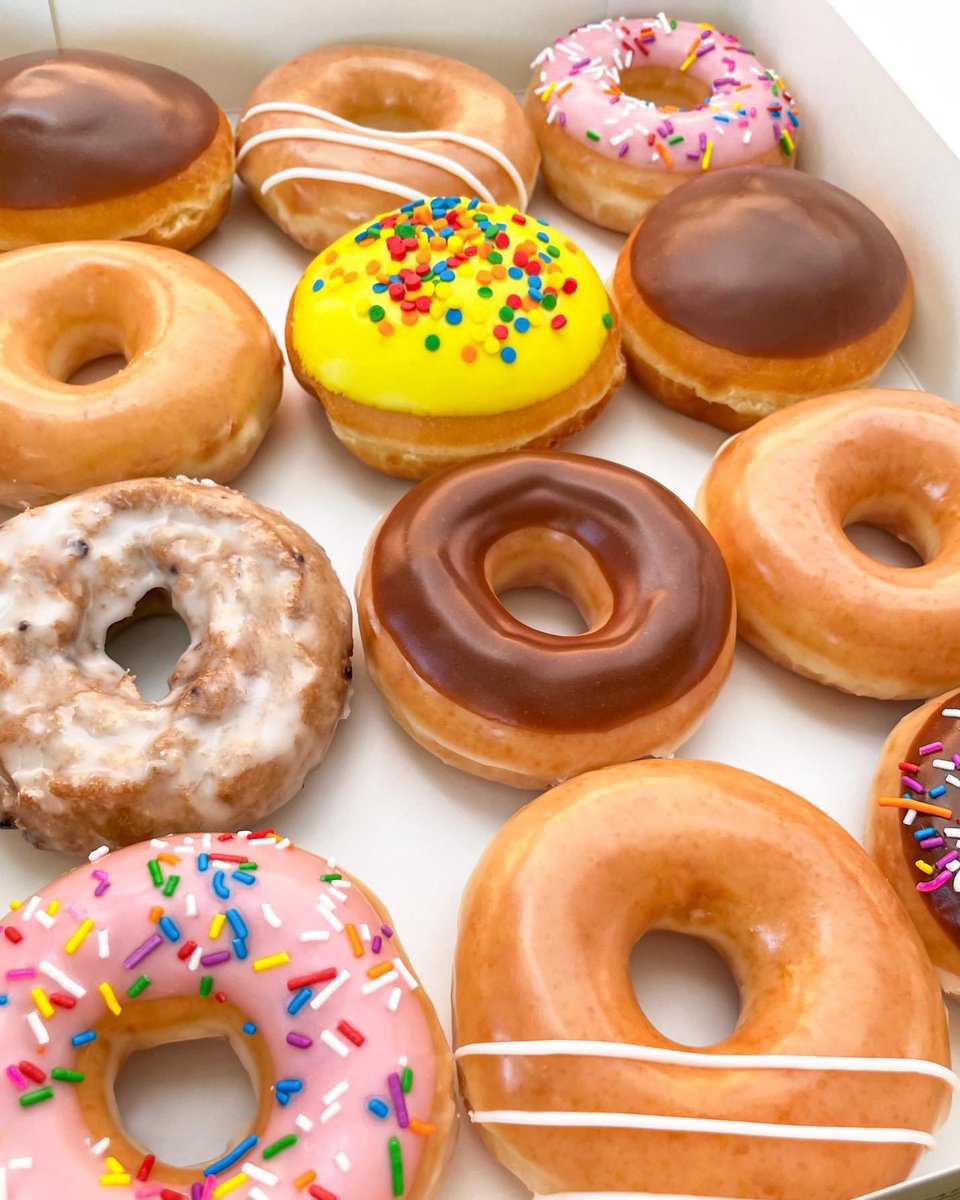 GossipRoomOff's tweet photo. 🚨 En septembre, les célèbres donuts américains Krispy Kreme débarquent à Paris ! 🍩🇫🇷 (via BFMTV) https://t.co/6QOxdAYmih