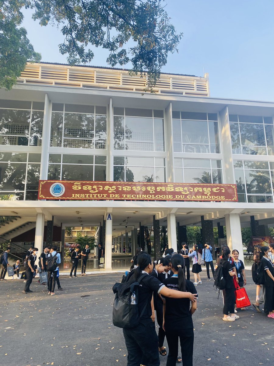 Francois_Roger's tweet photo. Long term partnership between the Institute of Technology of Cambodia #ITC and @Cirad @ASSETProjectSEA #agroecology #OneHealth https://t.co/GZxQkePO3C