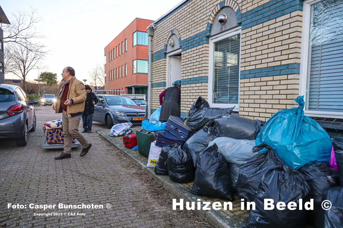 Inzamelingsacties opgezet voor de slachtoffers van de aardbeving. 
instagram.com/p/CoZYpfiL7o7/…
© Fotograaf: Casper Bunschoten.