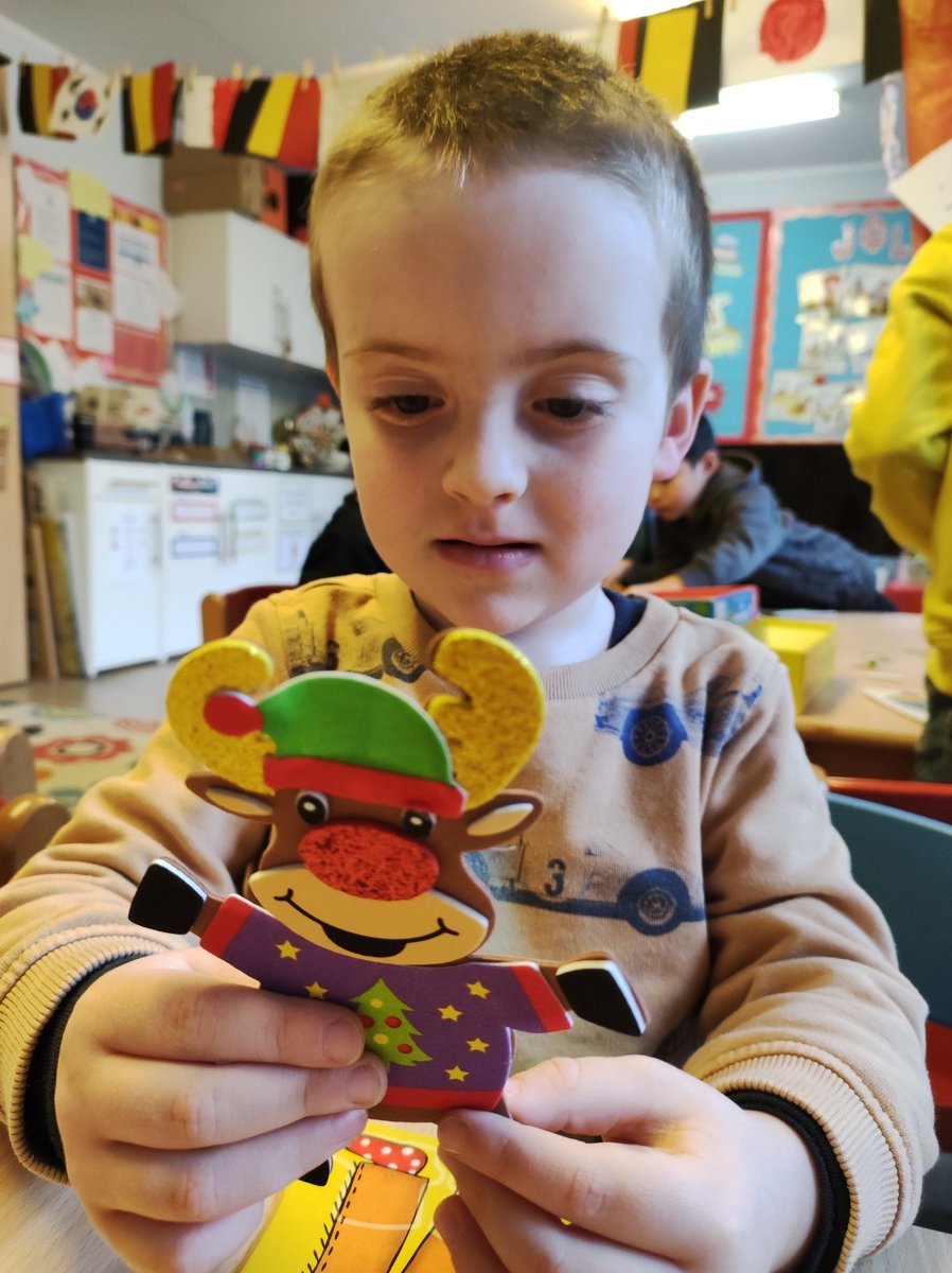 isftervuren's tweet photo. The children had a fantastic time during the Winter Club at ISF Tervuren. They made wonderful crafts, painted self-portraits, baked delicious treats and did lots of other fun activities! ⛄️❄️ #isftervuren #schoolofvalues #internationalschool #ISF https://t.co/h72VNb3Gke