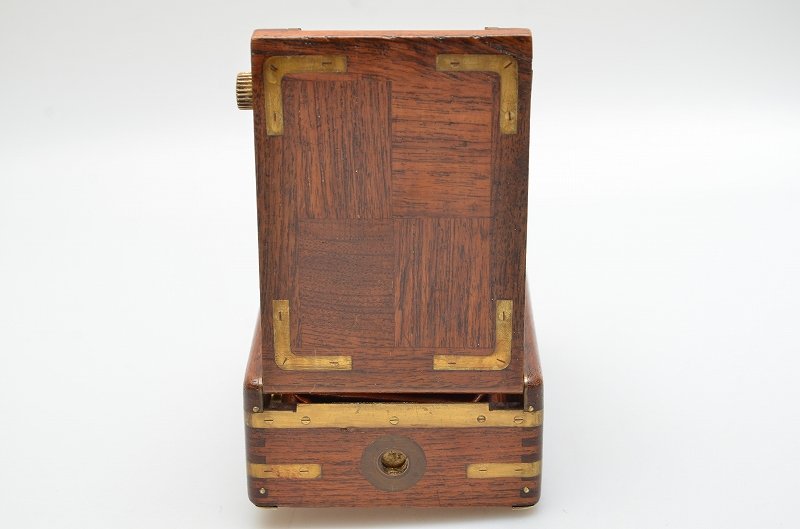 camerashop_jp's tweet photo. 新金カメラ😂1924年製。99年前だ!Ihagee Tropen Neugold 910 6.5x9cm ヤフオクもよろしくね→ https://t.co/RfGb77zHpF #camerashopjp #国産カメラ大好き #vintagecamera #filmcamera #カミングスーン #ihagee #neugold https://t.co/hHlmeaQQCO