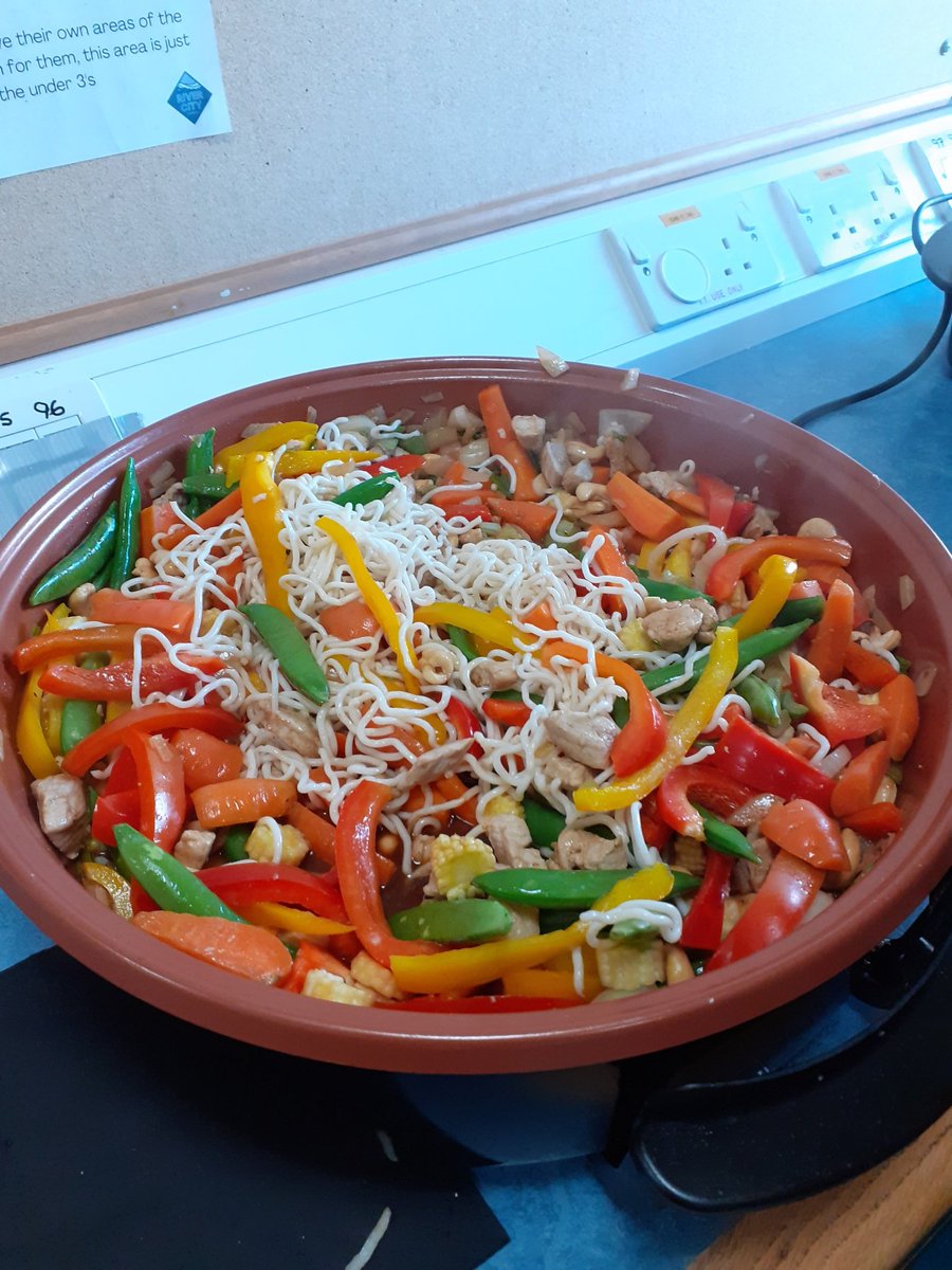 HCCWest's tweet photo. #Drypool Cooking on a budget. Yesterday's lesson  in full swing. Korean beef and Pork  stir-fry. If only we had smell a vision.  Contact us for further details. More courses planned. https://t.co/zEYLXGEHaV
