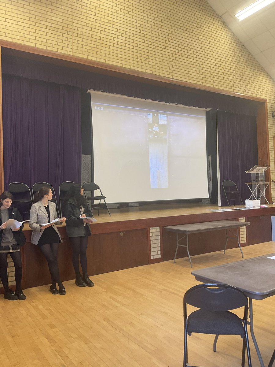 StMarysSchoolGX's tweet photo. Year 9 Enterprise day has begun! They will be busy creating their own skincare brand. We can’t wait to see the final products!💆♀️💸 #Enterpriseday #Year9 #business #entreprenaur #DragonsDen #GirlsEducation #SMSSpirit https://t.co/CVxqqJVphR