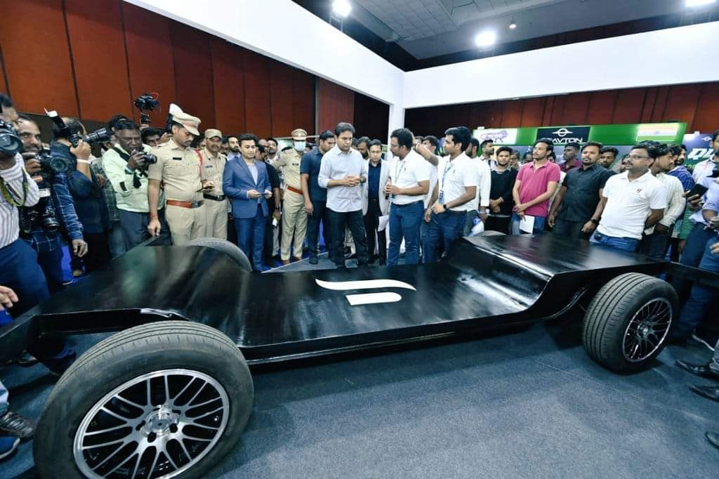 SingidiNews's tweet photo. Minister Sri KTR today inaugurated #HyderabadEMotorShow2023, held as part of annual Hyderabad #EMobilityWeek.
@KTRBRS https://t.co/oycR40fgg8