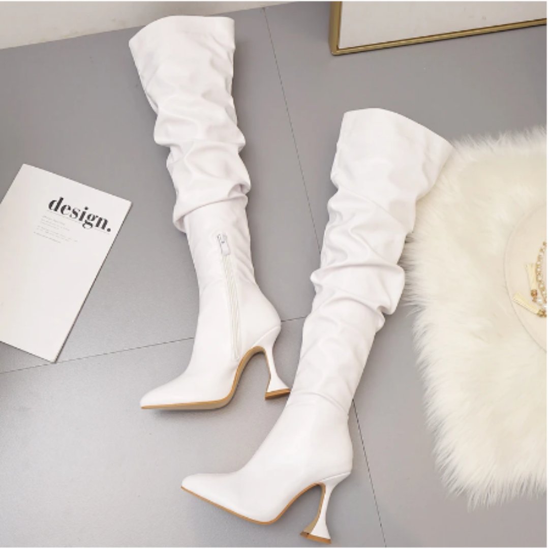grandeurchiq's tweet photo. 🛍️ Shop this white thigh high boots at ksh 5,400
•
Sizes available : 40,41,42
•
Heel height: 3.7 inches
•
To place an order call or text us on 0700461005

#grandeurchiq #bootskenya #bootsnairobi #bootsstyle #boots #ladiesbootskenya #bootsstyle https://t.co/snMYEHESsN