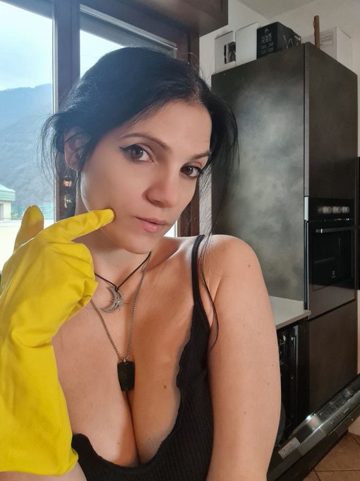 Chi mi aiuta ad asciugare i piatti?   https://t.co/8mHqxnRLsl🔞NSFW https://t.co/QQow0iS1iw💖FREE https://t<a href="/tag/home"class="tags"><span>#home</span></a><a href="/tag/italiangirl"class="tags"><span>#italiangirl</span></a><a href="/tag/hotwifetraining"class="tags"><span>#hotwifetraining</span></a><a href="/tag/onlyfansbabe"class="tags"><span>#onlyfansbabe</span></a>