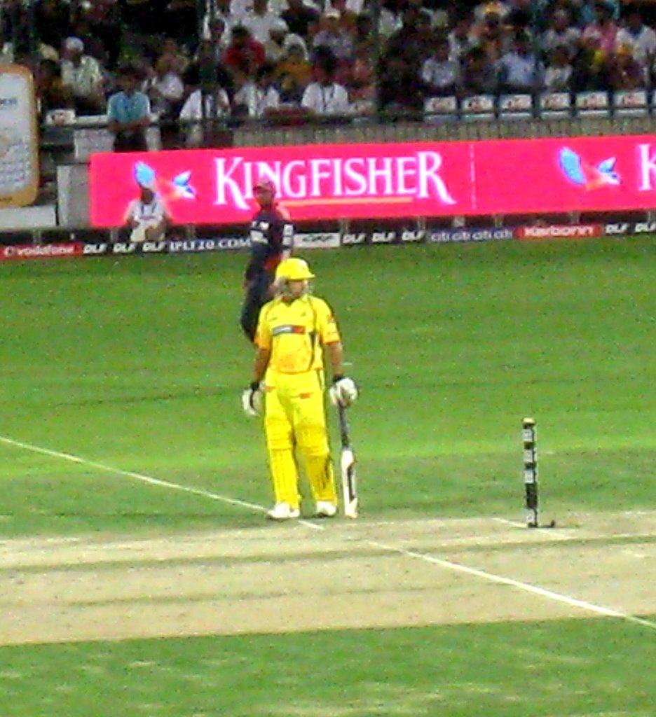 Cricprabhu's tweet photo. @ImRaina @HaydosTweets And I watched it live, captured #CSKvsDD Delhi Mar19 2010. the #Mongoose looked so Tiny from Stands @ChennaiIPL https://t.co/dWiBWkYqtO